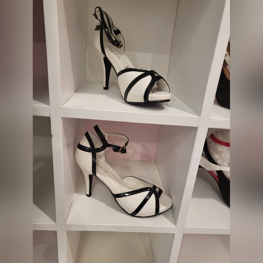 White and black open toed high heel ankle strap size 9 or 40 NWT
